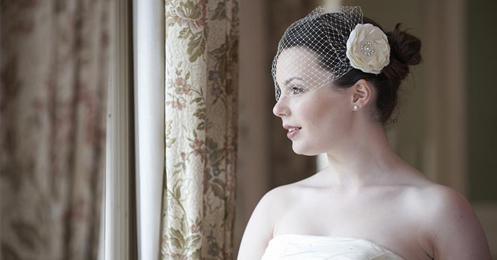 bride with birdcage veil